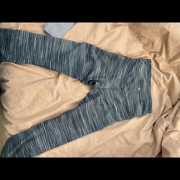 Crop Lululemon leggings - Picture 1 of 3